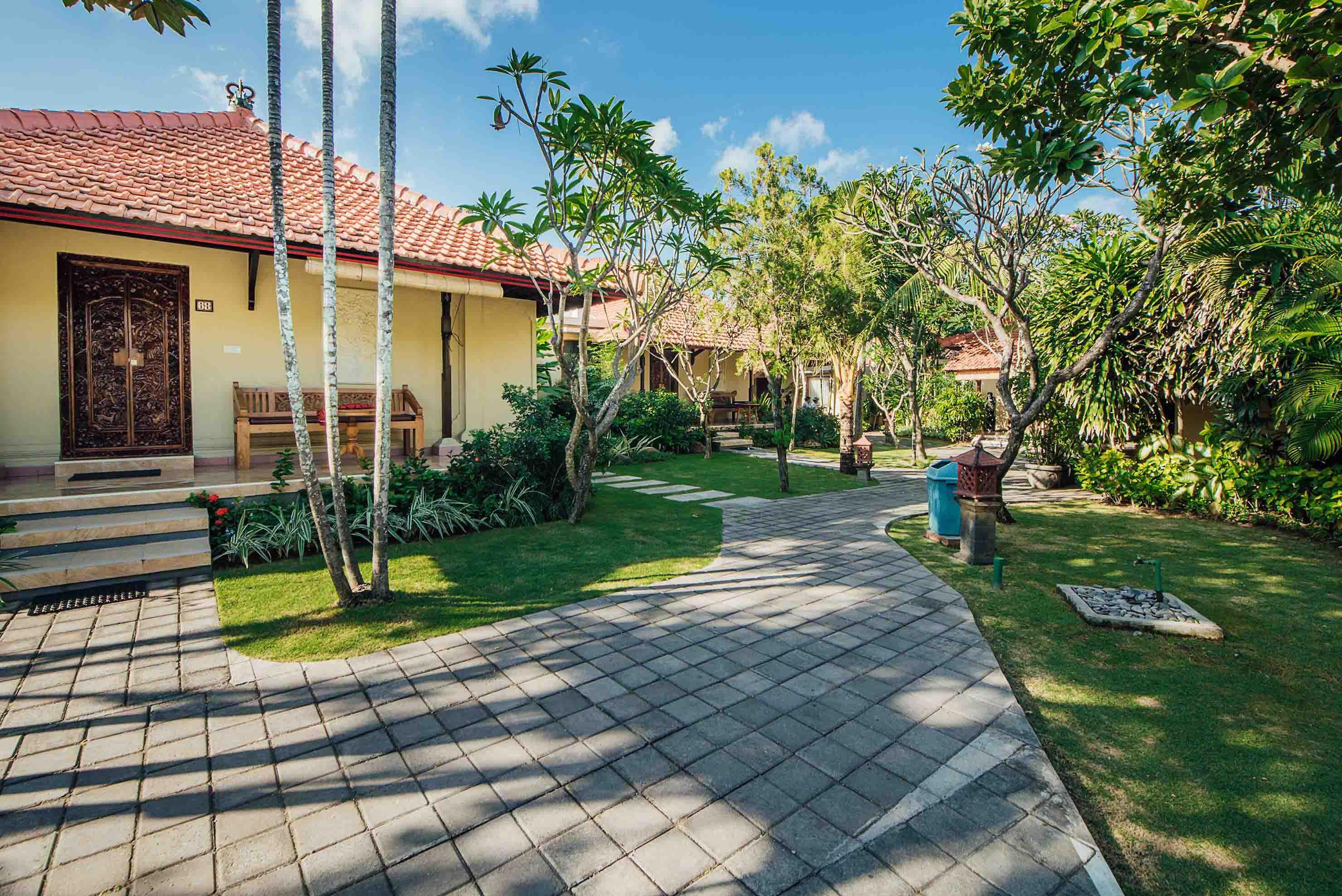 Kuta Puri Bungalows, Villas And Resort Kuta Lombok Exterior foto